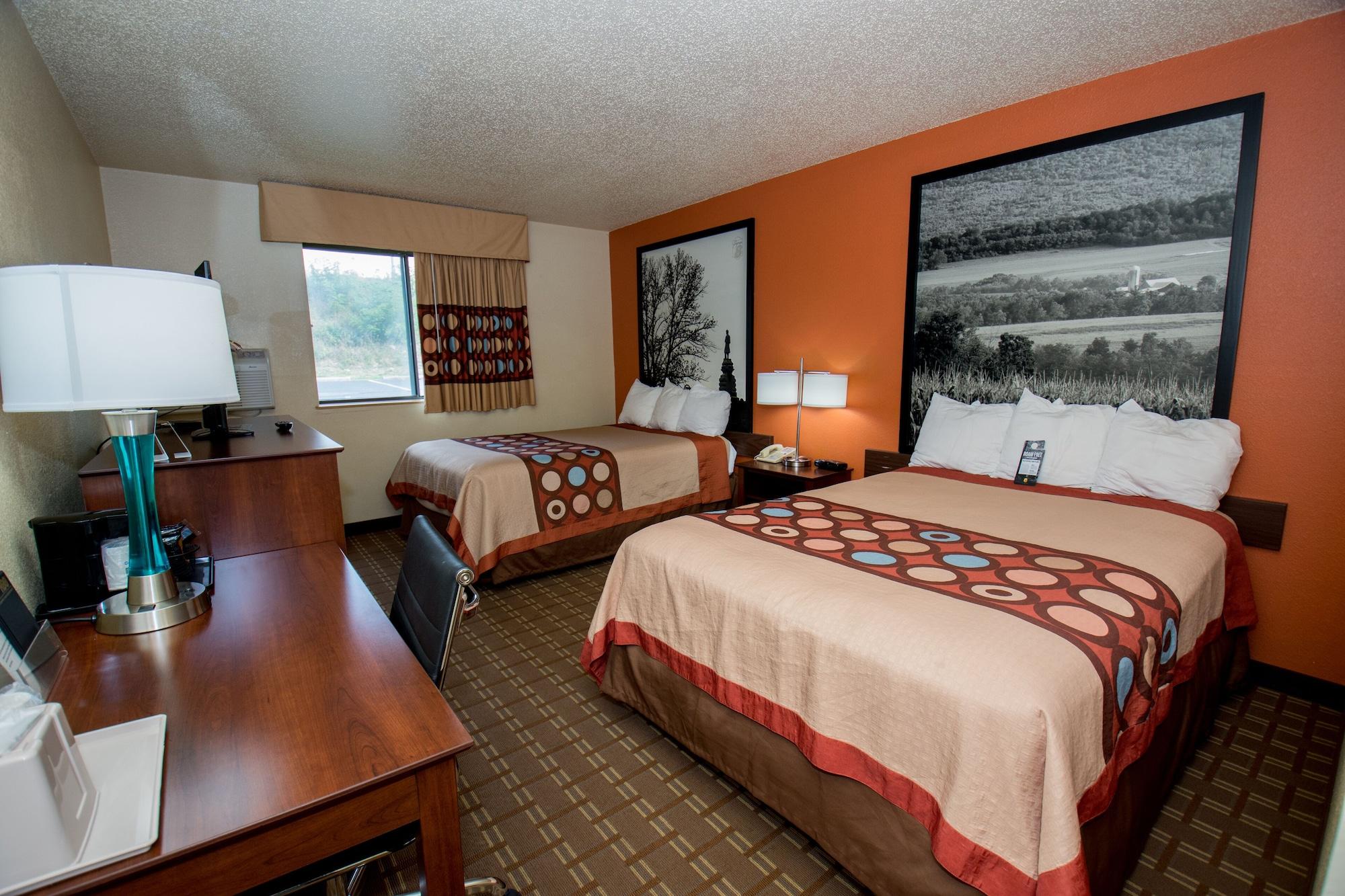 Super 8 By Wyndham Altoona Hotel Eksteriør billede