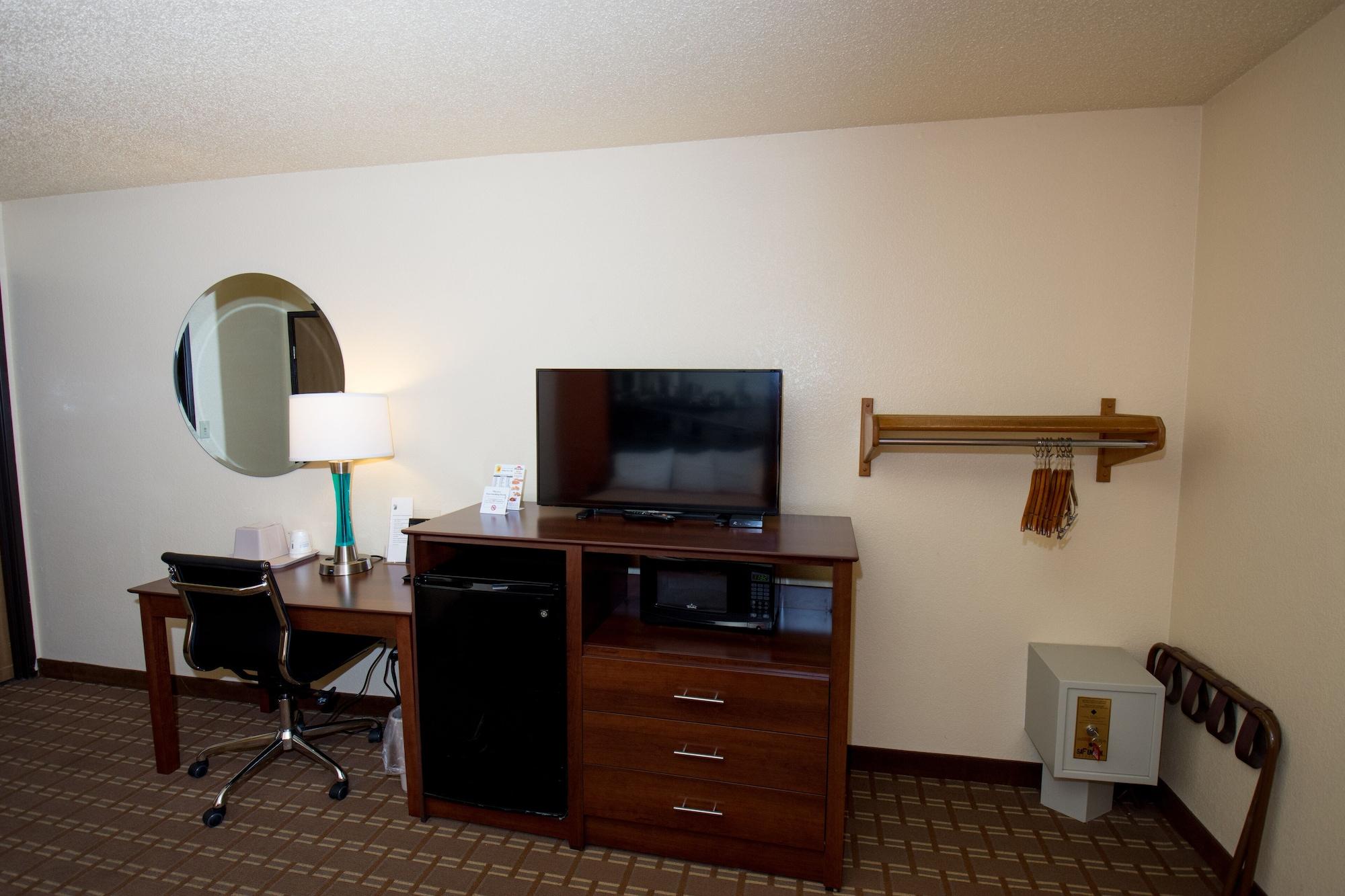 Super 8 By Wyndham Altoona Hotel Eksteriør billede