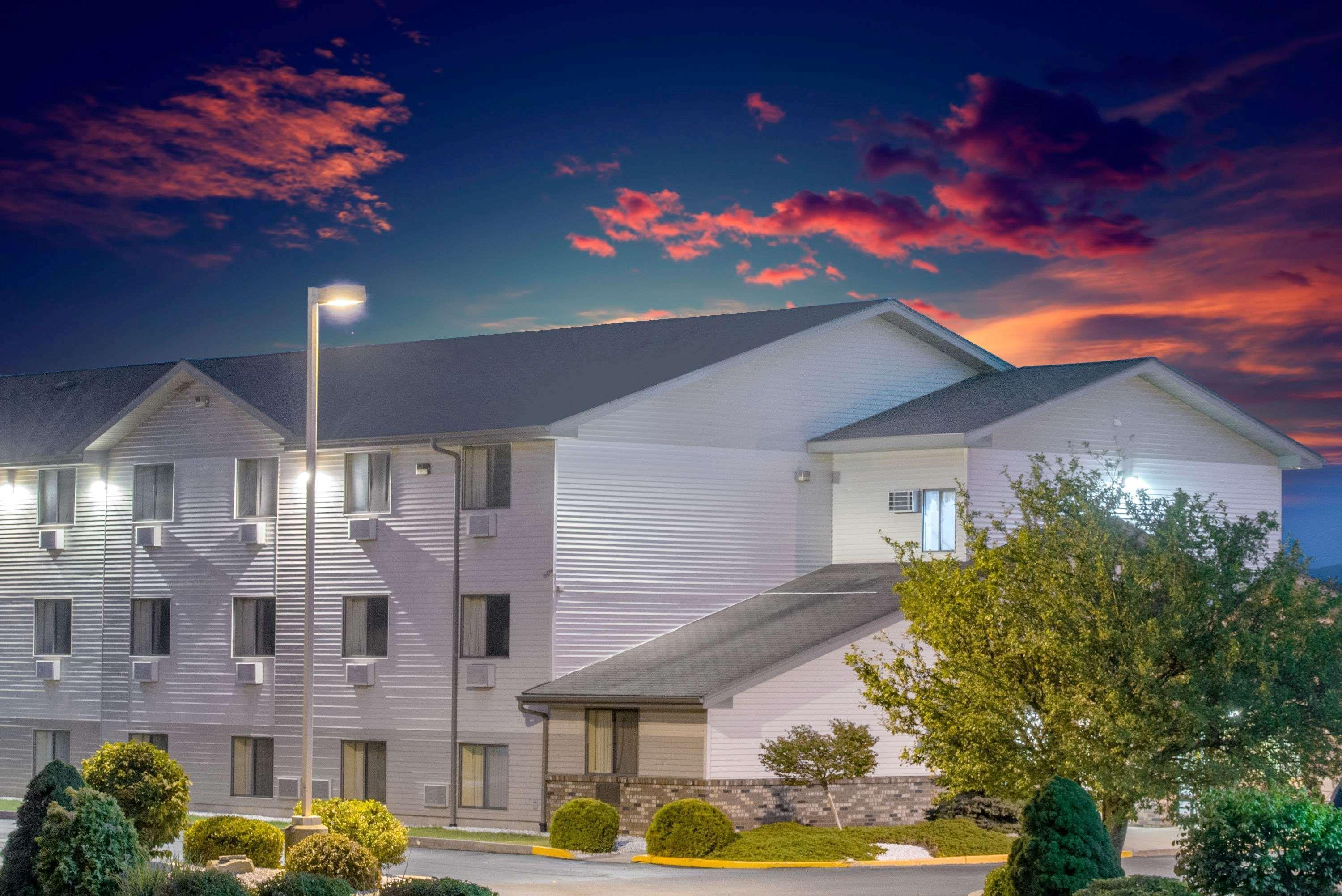 Super 8 By Wyndham Altoona Hotel Eksteriør billede