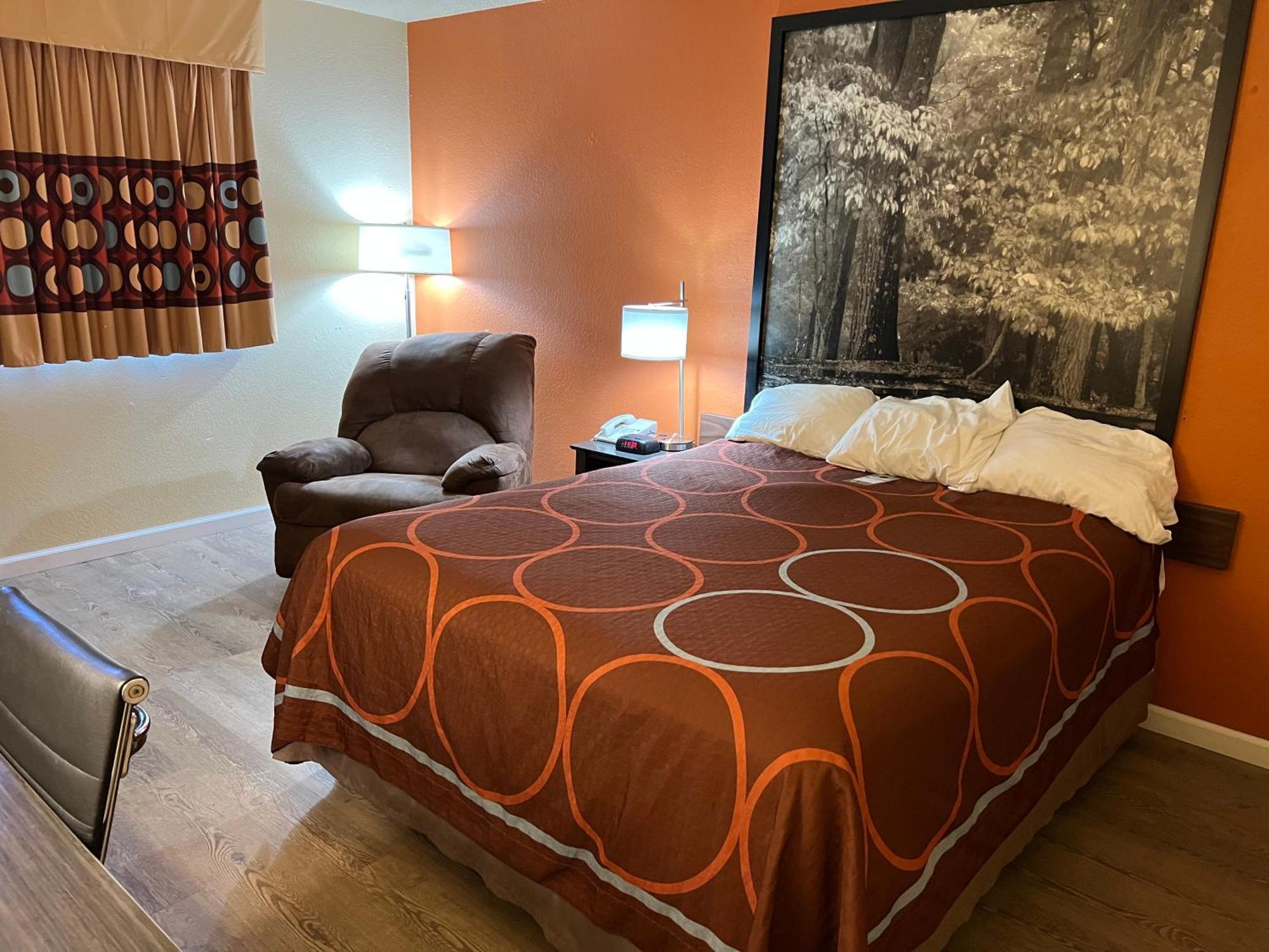 Super 8 By Wyndham Altoona Hotel Eksteriør billede