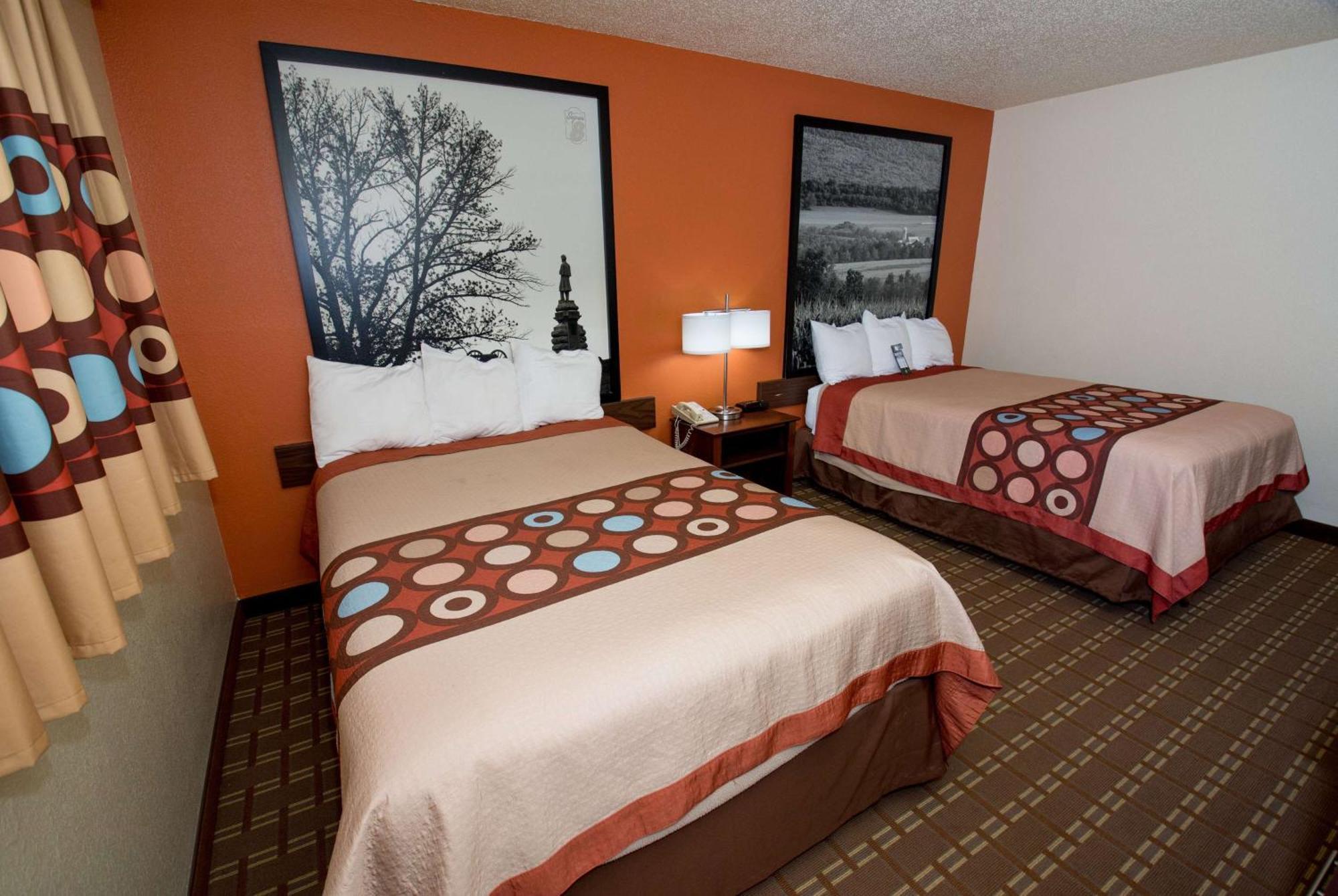 Super 8 By Wyndham Altoona Hotel Eksteriør billede